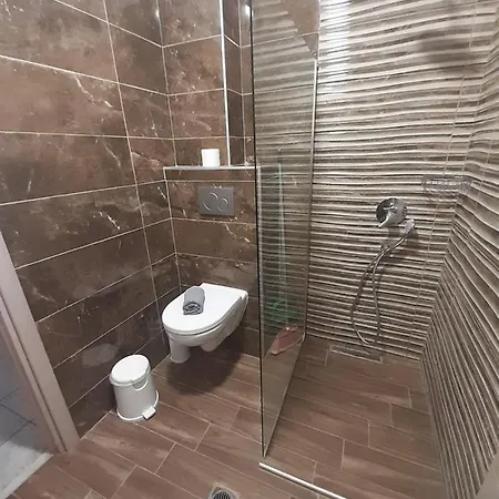 Nefelis Apartman Néi Póri