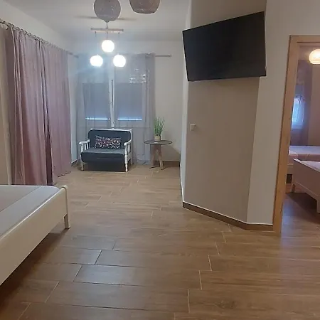 Nefelis Apartman Néi Póri