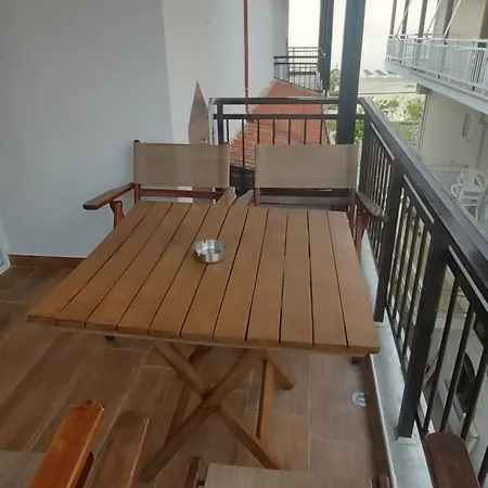 Nefelis Apartman Néi Póri