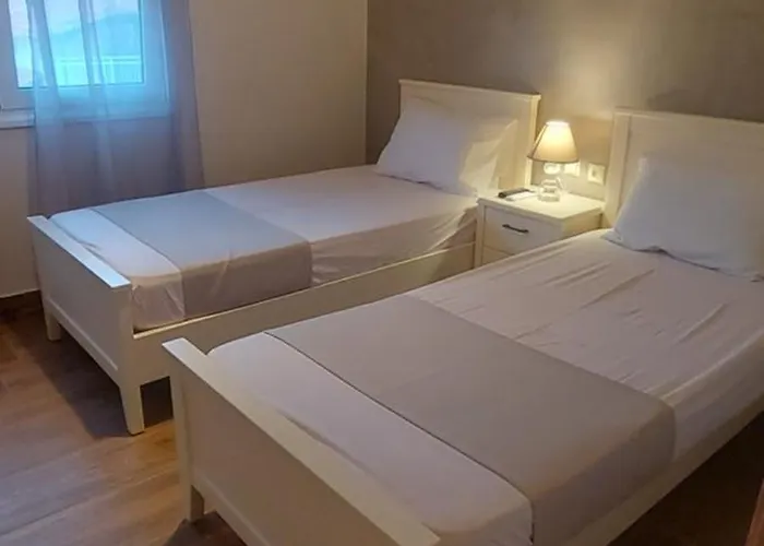 Nefelis * Néoi Póroi